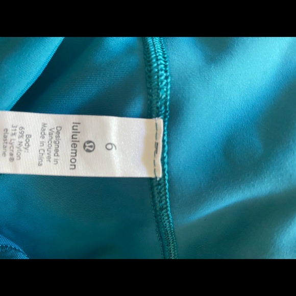 Blue lulu lemon leggings with pocket - Picture 4 of 4